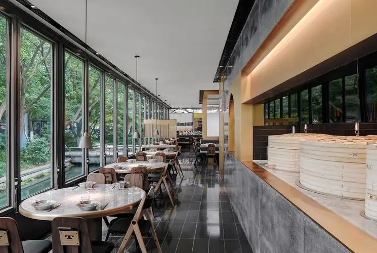 地中海風(fēng)情餐廳設(shè)計(jì)：陽(yáng)光海岸，暢享悠然食光